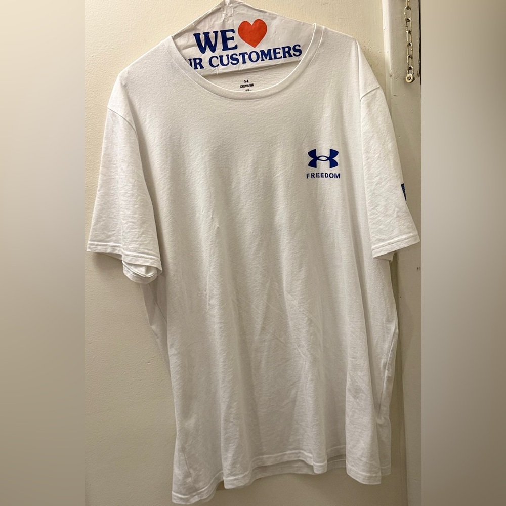 🚨SALE🚨NWOT Under Armour Freedom White Tee with Blue - XXL - Perfect Condition